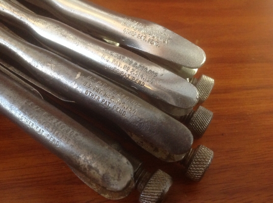 ขายคีมล็อค Vintage Petersen Vise Grip 10R สามแถวหายาก มือจับ และโลโก้คมๆ ชัดๆ ทุกตัว ขายตัวละ