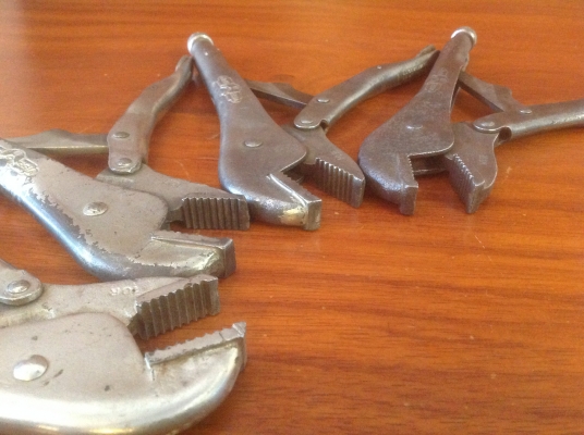 ขายคีมล็อค Vintage Petersen Vise Grip 10R สามแถวหายาก มือจับ และโลโก้คมๆ ชัดๆ ทุกตัว ขายตัวละ