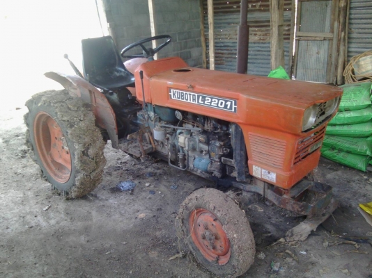 ขายรถไถคูโบต้า L2201 สภาพพร้อมใช้ ขายรถไถคูโบต้า L2201 สภาพพร้อมใช้