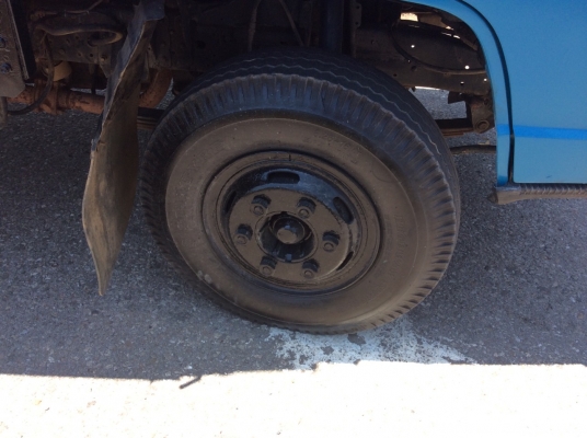 ISUZU 6ล้อ (NPR) ช่วงล่างF หน้า-หลัง เครื่องดี ครัทซีสวย ไม่ผุ พื้นกะบะปูเหล็กเรียบร้อย ขาย280,000 บาท(ศุภากร 081-1903107,081-4252943)