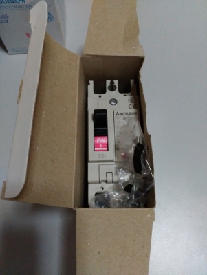 ขายเบรกเกอร์ MITSUBISHI NF-32 W สภาพดีราคาถูก