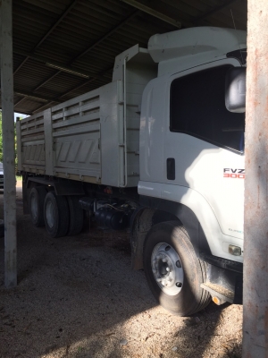 10ล้อดั้ม300แรงปี 55...รถสวยมากๆใช้น้อย117000กิโล ดั้มสวยเรียบ...