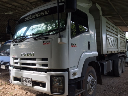 10ล้อดั้ม300แรงปี 55...รถสวยมากๆใช้น้อย117000กิโล ดั้มสวยเรียบ...