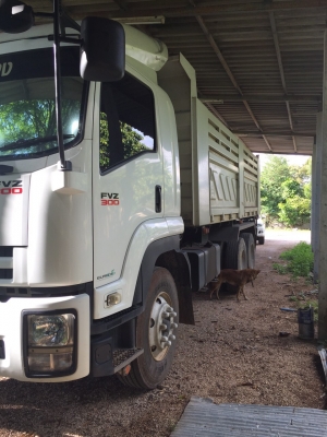 10ล้อดั้ม300แรงปี 55...รถสวยมากๆใช้น้อย117000กิโล ดั้มสวยเรียบ...