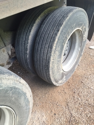 10ล้อดั้ม300แรงปี 55...รถสวยมากๆใช้น้อย117000กิโล ดั้มสวยเรียบ...