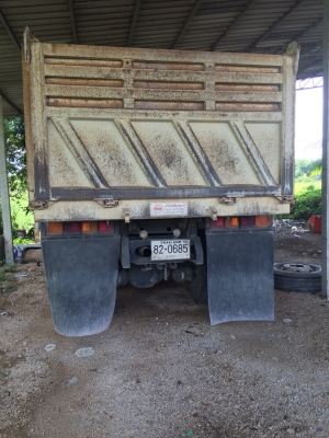 10ล้อดั้ม300แรงปี 55...รถสวยมากๆใช้น้อย117000กิโล ดั้มสวยเรียบ...