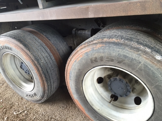 10ล้อดั้ม300แรงปี 55...รถสวยมากๆใช้น้อย117000กิโล ดั้มสวยเรียบ...