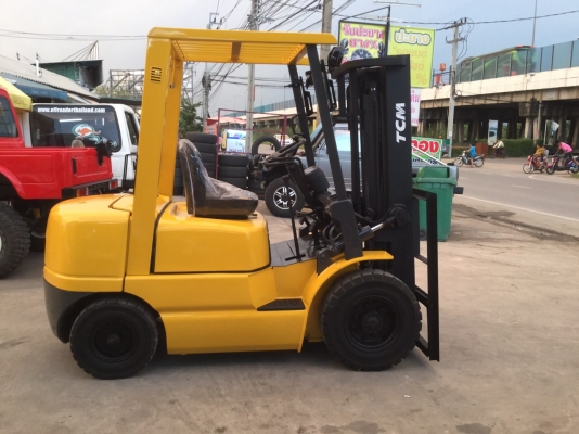 รถฟอล์คลิฟท์ ทีซีเอ็ม 2.5 ตัน เสา 3 เมตร ดีเซล พร้อมใช้งานครับ