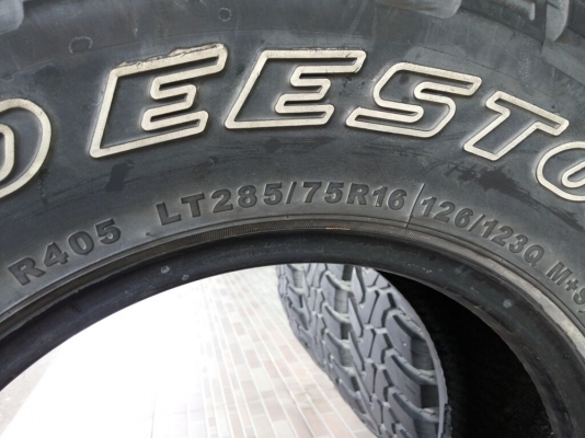ขายถูก deestone mud clawer 285/75/16 ยางปี 2012