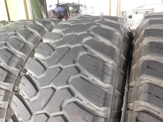 ขายถูก deestone mud clawer 285/75/16 ยางปี 2012