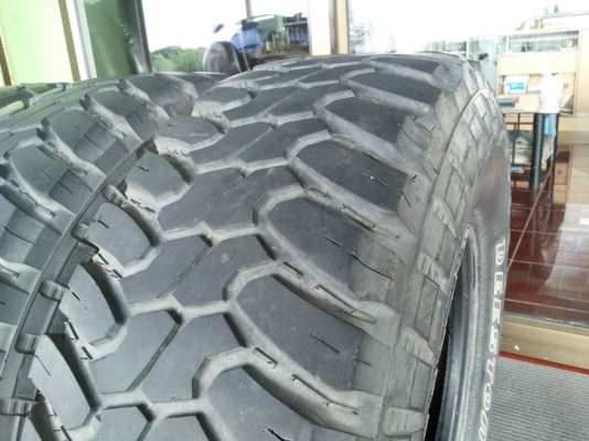 ขายถูก deestone mud clawer 285/75/16 ยางปี 2012