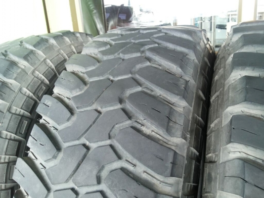 ขายถูก deestone mud clawer 285/75/16 ยางปี 2012
