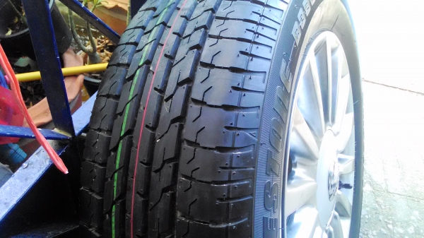 ขายแม๊กNissan Teana 5 เส้น พร้อมยาง Bridgestone  ขนาด 215/60 R16 ปี 2014
