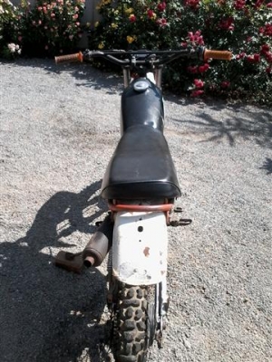 ขาย DT100 เครื่องดียางเต็มช่วงล่างรถสูตรไม่มีทะเบียนออกใบซื้อขายราคาเบาๆ 6900 บาท