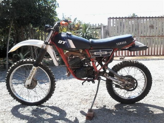 ขาย DT100 เครื่องดียางเต็มช่วงล่างรถสูตรไม่มีทะเบียนออกใบซื้อขายราคาเบาๆ 6900 บาท