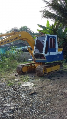 ขายแบคโฮ komatsu pc60-2 ใช้งานไมีมีโหลดติดต่อ นิวัฒน์ 086 6711264