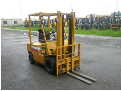 จำหน่ายรถ Forklift Komatsu FD15-10 1.5 ตัน เสา 3 เมตร  ดีเซล + งาสไลด์ นำเข้า ญี่ปุ่น