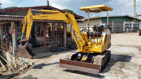 ขายด่วนรถเเม็คโคร KOMATSU PC20-5 รถนอกนำเข้ายังไม่เคยใช้งานเมืองไทยเลย