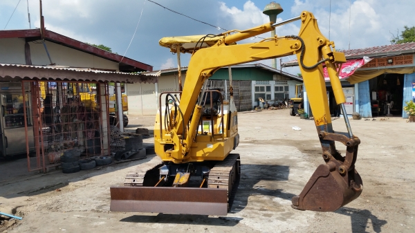 ขายด่วนรถเเม็คโคร KOMATSU PC20-5 รถนอกนำเข้ายังไม่เคยใช้งานเมืองไทยเลย