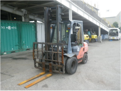 จำหน่ายรถ Forklift Toyota 3 ตัน ดีเซล 8FD30 (ญี่ปุ่น) ปี 2008 เสา 4.5 เมตร + งากระดก Hinged คุณภาพเยี่ยม