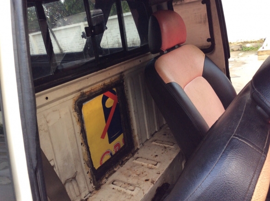 ขายรถกระบะมาสด้า แฟมมิเลียแคป ปี92 เครื่อง 1.4 เกียร์ธรรมดา5เกียร์ ติดแก๊สLPG ภายในเดิมๆเบาะไม่ขาด ตัวถังบางเดิมๆทั้งคันไม่เคยทำสีหน้าหลังเดิมไม่มีชน พื้นกระบะไม่ผุ หลังคาพร้อม ช่วงล่างทำใหม่ แม็กขอบ17ยางดี รถขับดีเลยครับ พร้อมใช้งานครับ ภาษี59 ขายด่วนครั