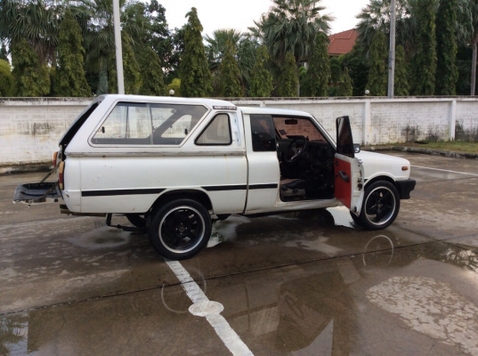 ขายรถกระบะมาสด้า แฟมมิเลียแคป ปี92 เครื่อง 1.4 เกียร์ธรรมดา5เกียร์ ติดแก๊สLPG ภายในเดิมๆเบาะไม่ขาด ตัวถังบางเดิมๆทั้งคันไม่เคยทำสีหน้าหลังเดิมไม่มีชน พื้นกระบะไม่ผุ หลังคาพร้อม ช่วงล่างทำใหม่ แม็กขอบ17ยางดี รถขับดีเลยครับ พร้อมใช้งานครับ ภาษี59 ขายด่วนครั