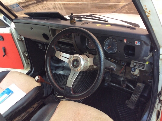 ขายรถกระบะมาสด้า แฟมมิเลียแคป ปี92 เครื่อง 1.4 เกียร์ธรรมดา5เกียร์ ติดแก๊สLPG ภายในเดิมๆเบาะไม่ขาด ตัวถังบางเดิมๆทั้งคันไม่เคยทำสีหน้าหลังเดิมไม่มีชน พื้นกระบะไม่ผุ หลังคาพร้อม ช่วงล่างทำใหม่ แม็กขอบ17ยางดี รถขับดีเลยครับ พร้อมใช้งานครับ ภาษี59 ขายด่วนครั