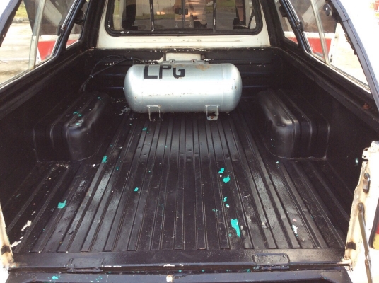 ขายรถกระบะมาสด้า แฟมมิเลียแคป ปี92 เครื่อง 1.4 เกียร์ธรรมดา5เกียร์ ติดแก๊สLPG ภายในเดิมๆเบาะไม่ขาด ตัวถังบางเดิมๆทั้งคันไม่เคยทำสีหน้าหลังเดิมไม่มีชน พื้นกระบะไม่ผุ หลังคาพร้อม ช่วงล่างทำใหม่ แม็กขอบ17ยางดี รถขับดีเลยครับ พร้อมใช้งานครับ ภาษี59 ขายด่วนครั