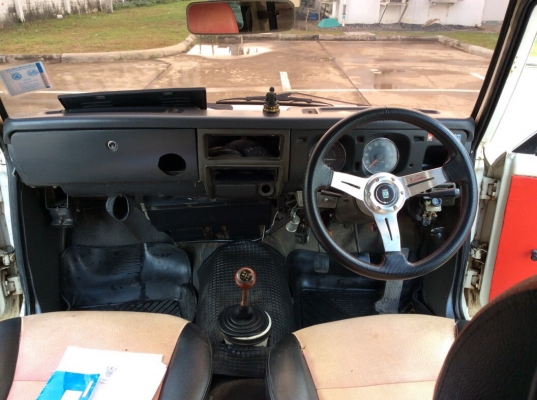 ขายรถกระบะมาสด้า แฟมมิเลียแคป ปี92 เครื่อง 1.4 เกียร์ธรรมดา5เกียร์ ติดแก๊สLPG ภายในเดิมๆเบาะไม่ขาด ตัวถังบางเดิมๆทั้งคันไม่เคยทำสีหน้าหลังเดิมไม่มีชน พื้นกระบะไม่ผุ หลังคาพร้อม ช่วงล่างทำใหม่ แม็กขอบ17ยางดี รถขับดีเลยครับ พร้อมใช้งานครับ ภาษี59 ขายด่วนครั