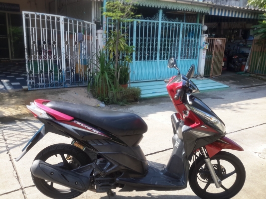 ขายฮอนด้าคลิกไอล้อแม็กปี54ไมล์ขาวเครื่องเดิมพร้อมใช้