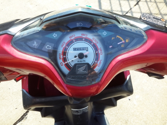 ขายฮอนด้าคลิกไอล้อแม็กปี54ไมล์ขาวเครื่องเดิมพร้อมใช้