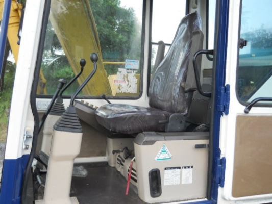ขายรถเก่านอก komatsu pc90 บูมพิเศษ สภาพสวย สนใจโทร 092-3309229 อี๊ด