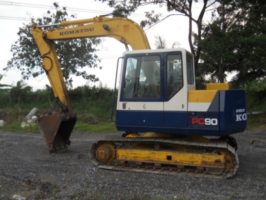 ขายรถเก่านอก komatsu pc90 บูมพิเศษ สภาพสวย สนใจโทร 092-3309229 อี๊ด