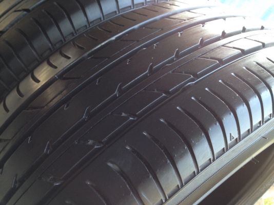 ยางYOKOHAMA 205 55R16 ปี2014 สภาพสวย ดอกเยอะ ไม่มีปะ