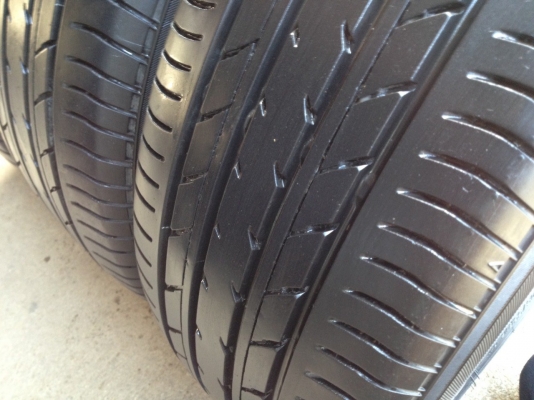 ยางYOKOHAMA 205 55R16 ปี2014 สภาพสวย ดอกเยอะ ไม่มีปะ