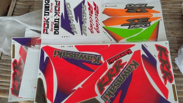 สติกเกอร์ KR SERPICO  Victor