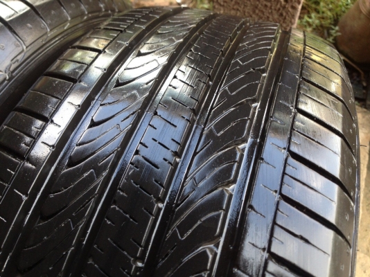 ยางGOODYEAR 205 60R16 ปี2014 สภาพสวยมากดอกเยอะมากไม่มีปะ 1คู่