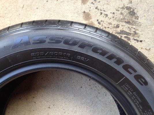 ยางGOODYEAR 205 60R16 ปี2014 สภาพสวยมากดอกเยอะมากไม่มีปะ 1คู่