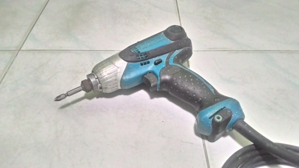 ไขควงไฟฟ้า Makita รุ่น TD0101F (200วัตต์) สภาพพร้อมใช้งานครับ