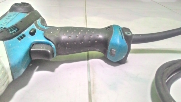 ไขควงไฟฟ้า Makita รุ่น TD0101F (200วัตต์) สภาพพร้อมใช้งานครับ