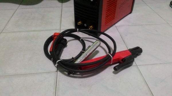 ตู้เชื่อมระบบอินเวอร์เตอร์ arc250 เป็นตู้ที่มีน้ำหนักเบา ขนย้ายสะดวก หน้าจอดิจิตอลปรับไฟได้แม่นยำ เสียบปลั๊กไฟบ้านใช้งานได้เลยครับ ตู้เชื่อมระบบอินเวอร์เตอร์ arc250 เป็นตู้ที่มีน้ำหนักเบา ขนย้ายสะดวก หน้าจอดิจิตอลปรับไฟได้แม่นยำ เสียบปลั๊กไฟบ้านใช้งานได้เลยครับ