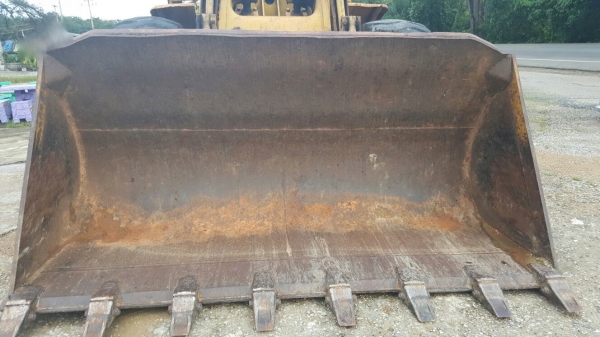 รถตัก CAT 966C.    สนใจติดต่อ  081 - 6079515