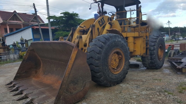 รถตัก CAT 966C.    สนใจติดต่อ  081 - 6079515