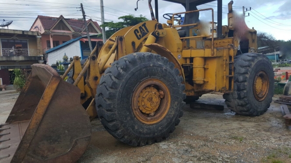 รถตัก CAT 966C.    สนใจติดต่อ  081 - 6079515