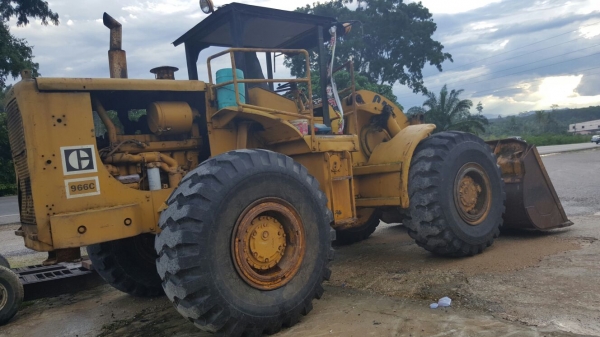 รถตัก CAT 966C.    สนใจติดต่อ  081 - 6079515