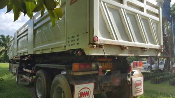 รถฮีโน่ 10 ล้อดั้ม 344 แรงม้า. ปี 56.  ( รถวิ่ง 13x,xxx กว่า กม. ) , ( ขาย แม่ , ลูก. )    สนใจติดต่อ  081 - 6079515