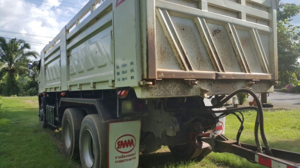 รถฮีโน่ 10 ล้อดั้ม 344 แรงม้า. ปี 56.  ( รถวิ่ง 13x,xxx กว่า กม. ) , ( ขาย แม่ , ลูก. )    สนใจติดต่อ  081 - 6079515