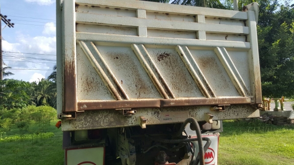 รถฮีโน่ 10 ล้อดั้ม 344 แรงม้า. ปี 56.  ( รถวิ่ง 13x,xxx กว่า กม. ) , ( ขาย แม่ , ลูก. )    สนใจติดต่อ  081 - 6079515