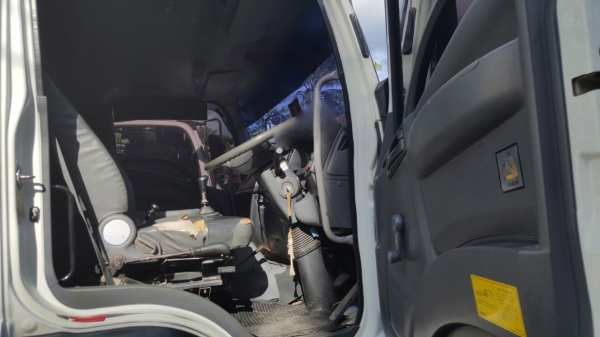 รถอีซูซุ 10 ล้อดั้ม FXZ 360 แรงม้า. ปี 54 , ( ขายแม่ , ลูก. ) , ( รถวิ่ง 3xx,xxx กม. )    สนใจติดต่อ  081 - 6079515