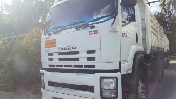 รถอีซูซุ 10 ล้อดั้ม FXZ 360 แรงม้า. ปี 54 , ( ขายแม่ , ลูก. ) , ( รถวิ่ง 3xx,xxx กม. )    สนใจติดต่อ  081 - 6079515